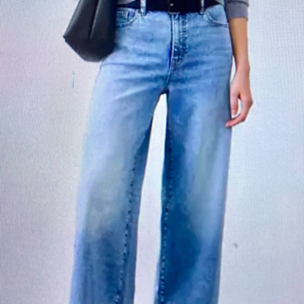 Banana Republic wide leg, light wash, high rise jean with slouch cuff.